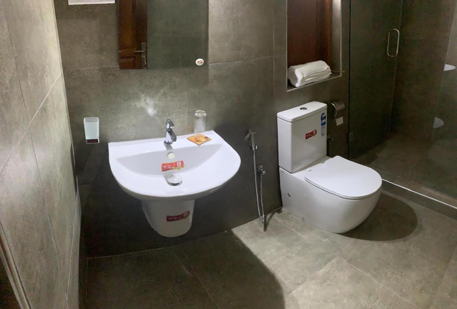 Sebastian Transit Villa With Free Shuttle Service To Airport Kotugoda Bagian luar foto